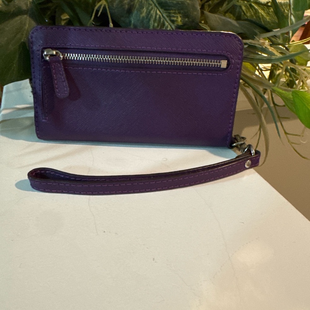 Michael Kors Violet Zip Wallet - Picture 2 of 8